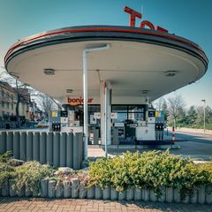 Tankstelle .......