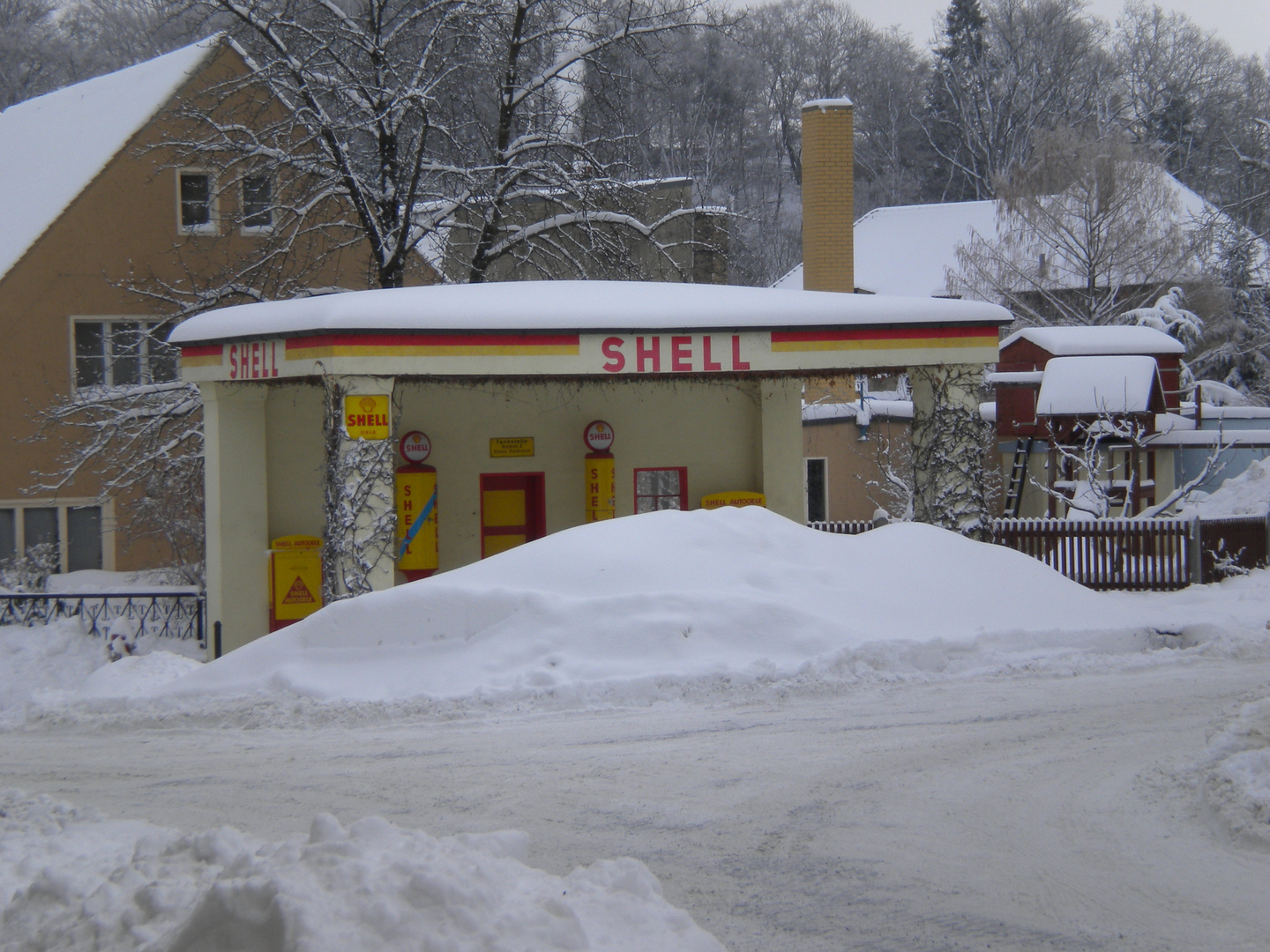 Tankstelle im Winter