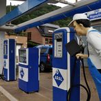 Tankstelle mit Bedienung