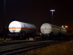 Tankwagen bei Nacht