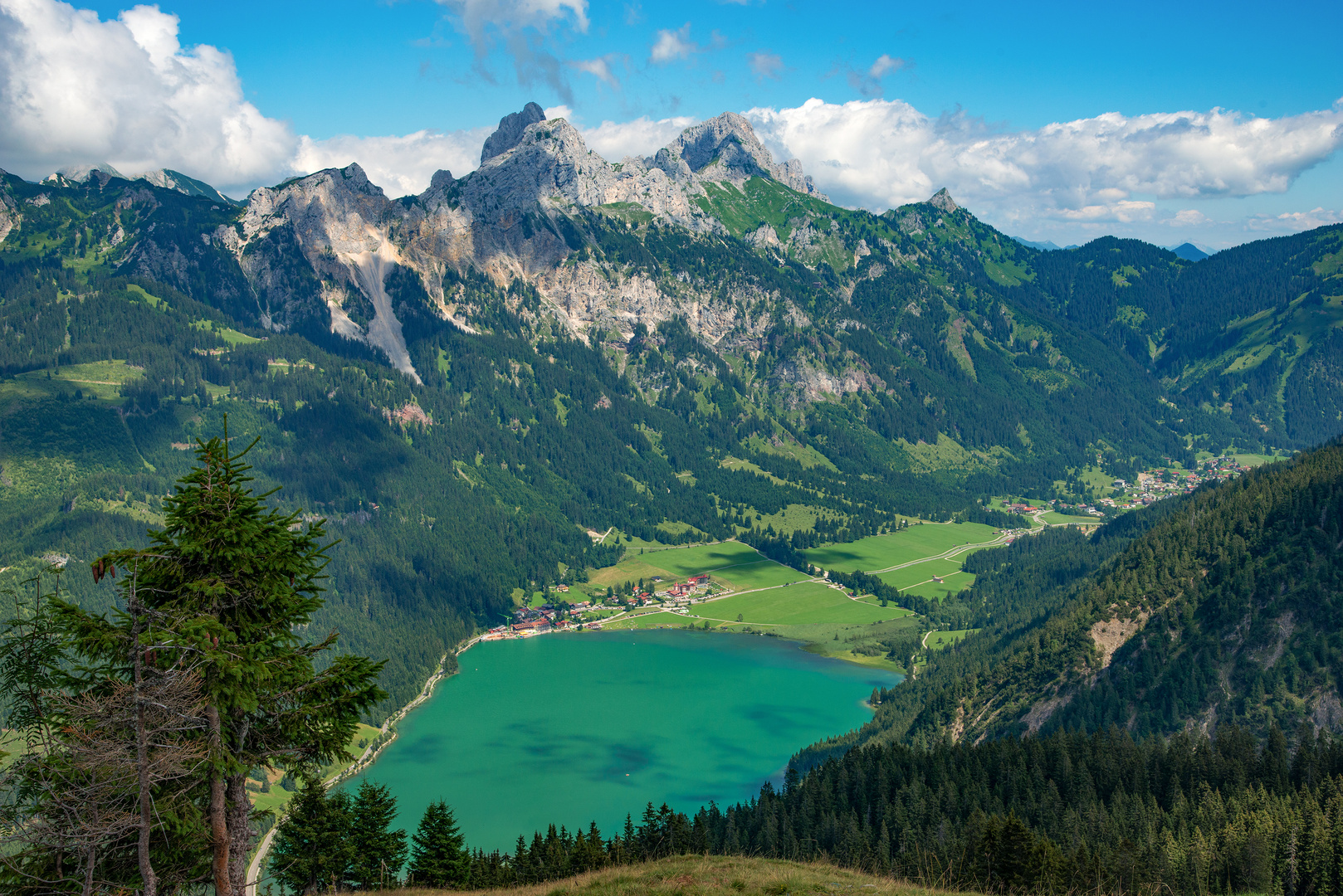 Tannheimer Tal, Blick auf den Haldensee