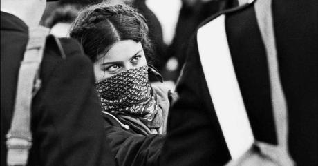 Tano D'Amico, Ragazza e carabinieri, Roma 1977