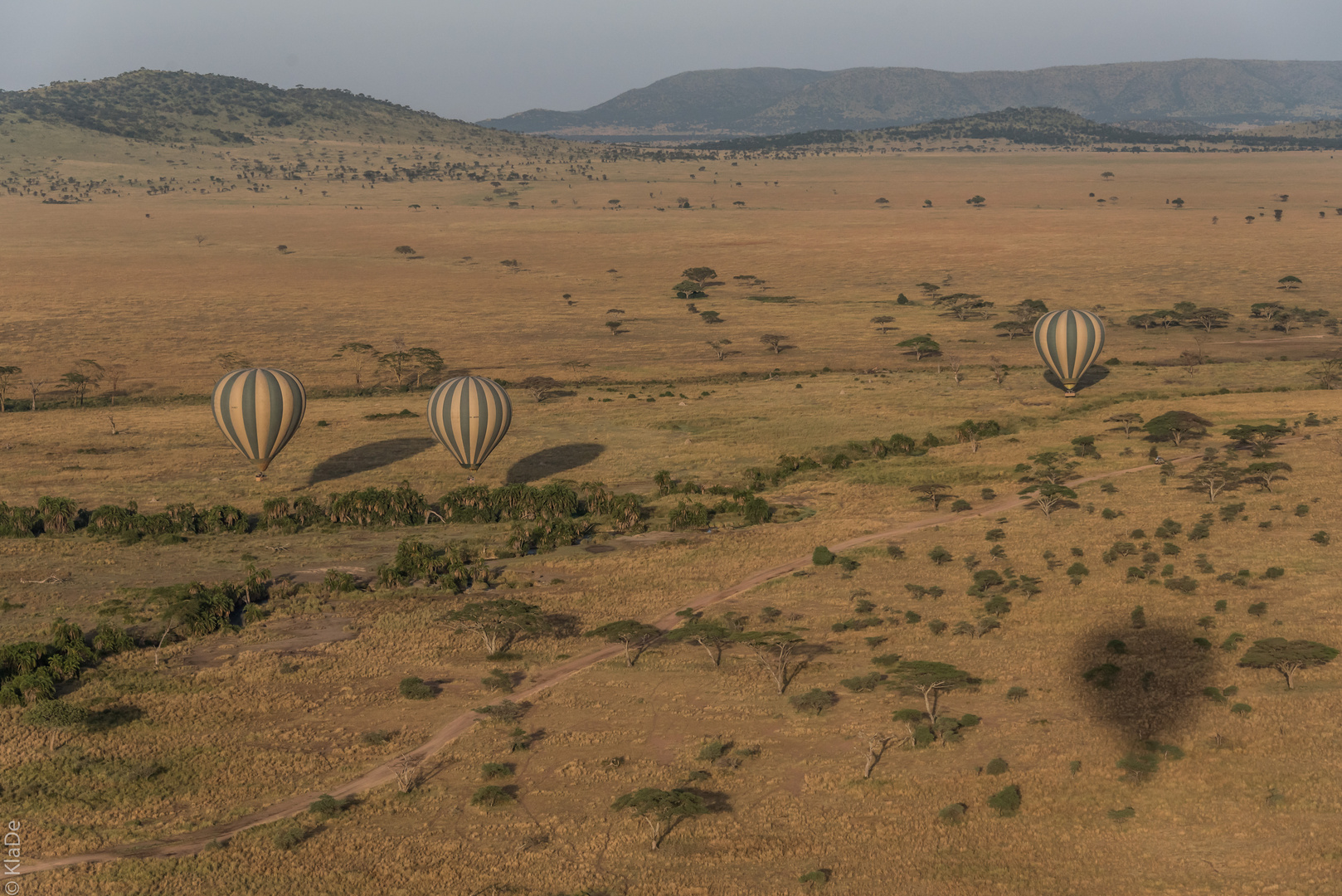 Tansania - Serengeti - Landung der anderen Ballone
