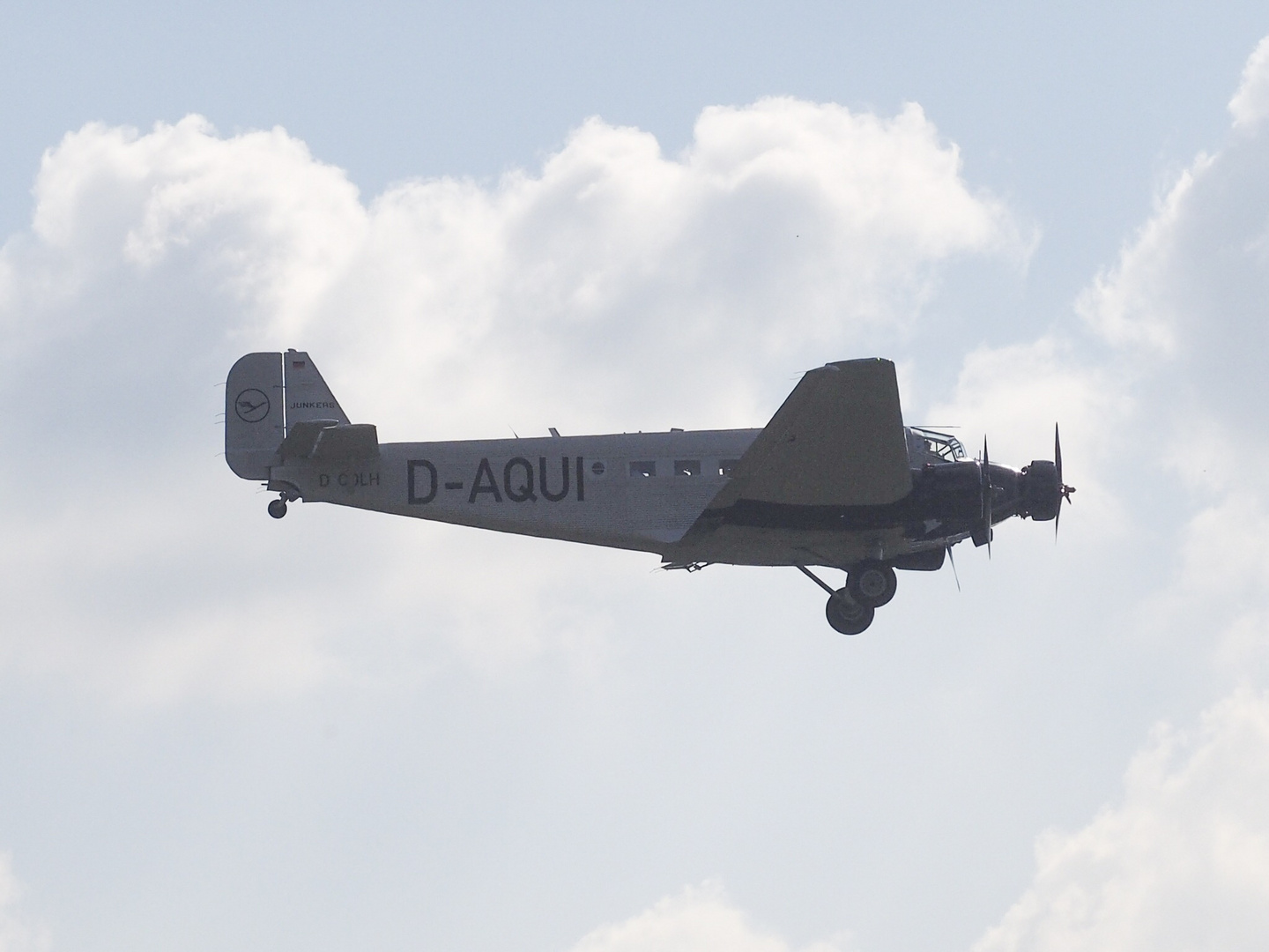 Tante JU im Landeanflug auf Nürnberg