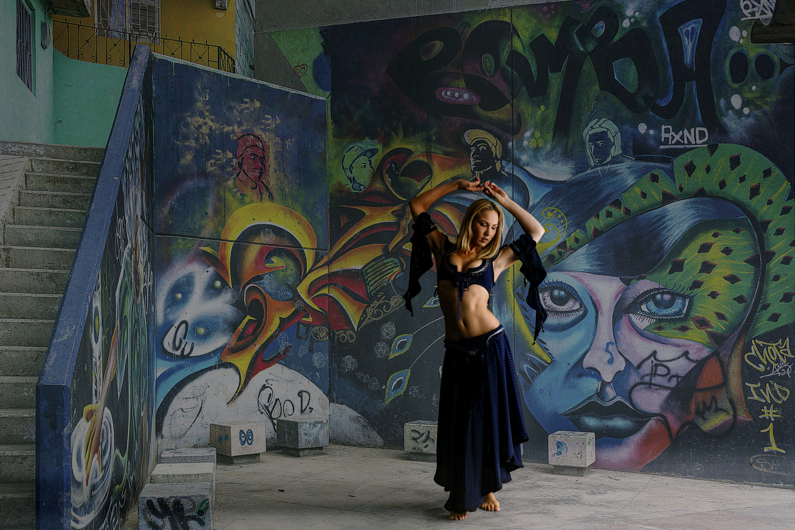 Tanz an der Grafittiwand