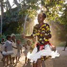 Tanz auf einem Dorfplatz in Ukunda