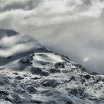 TANZ DER WOLKEN IM LICHT