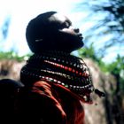 Tanzende Massaifrau