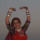 Tanzende Zigeunerin in der Tharwüste