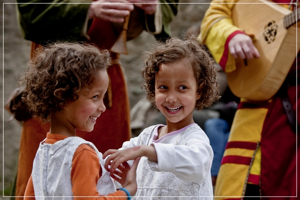 Tanzende Zwillinge / Dancing twins