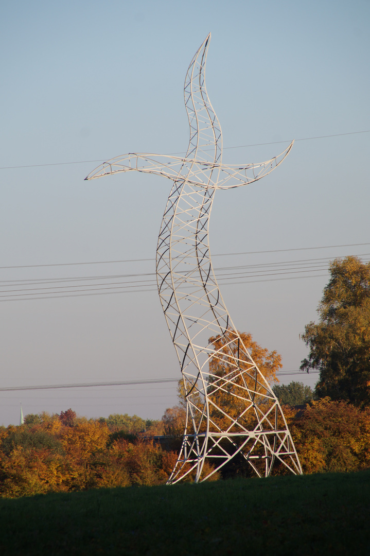 Tanzender Strommast