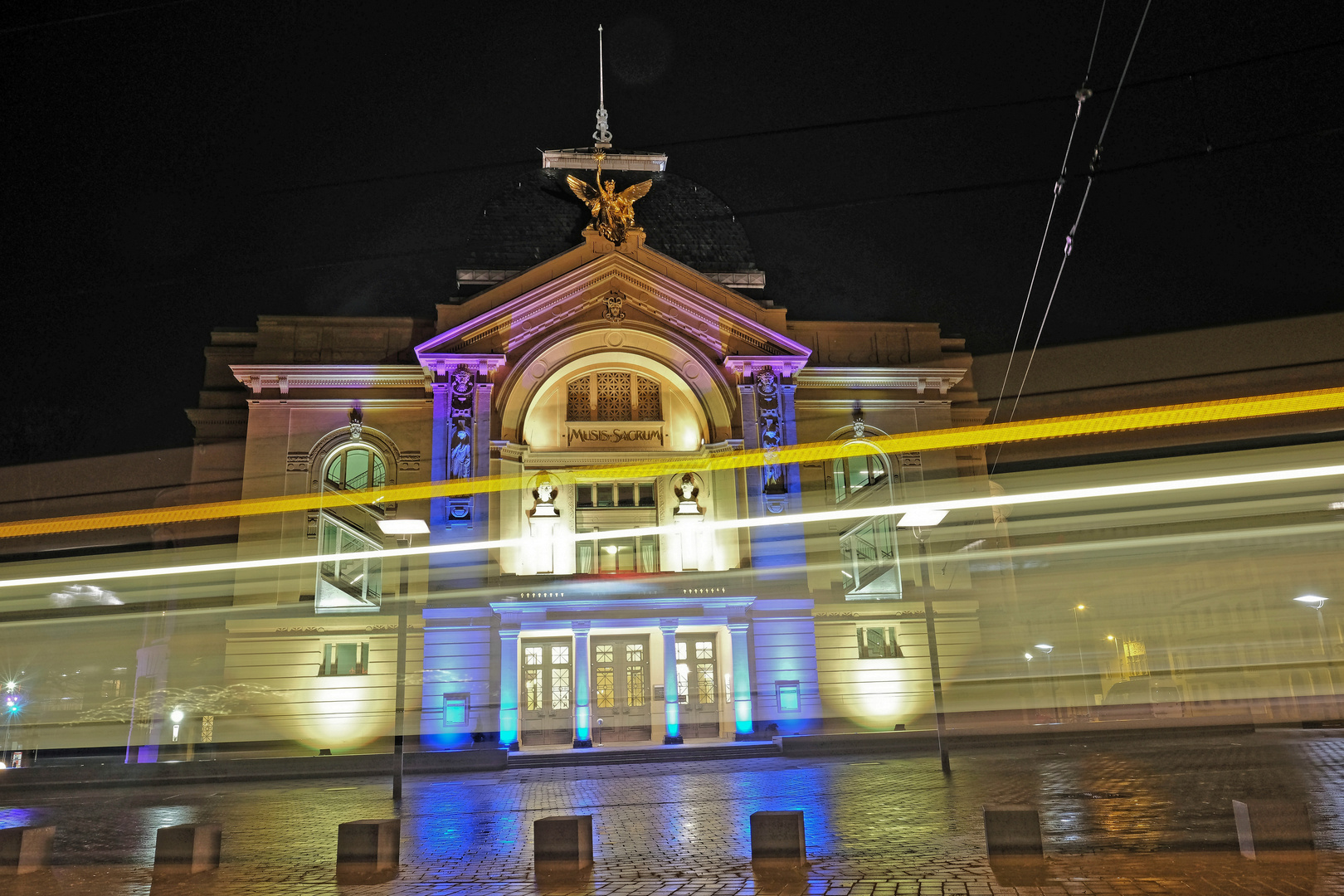 "Tanzendes Theaterlichterfarbenspiel" 4