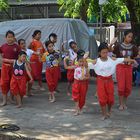 Tanzschule in einem Wat in Bangkok