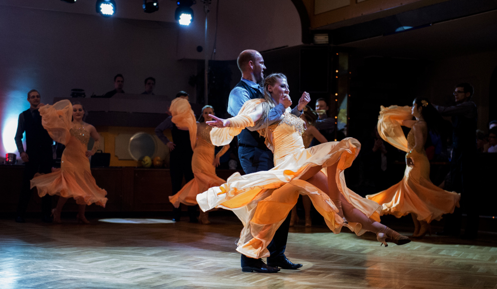 Tanzschule Streng Fürth - Standardformation A mit "Everlasting Love" (5)