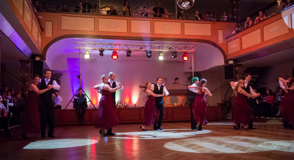 Tanzschule Streng Fürth - Standardformation B mit "Fever" (1)