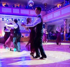 Tanzschule Streng Fürth - Standardformation B mit "Fever" (2)