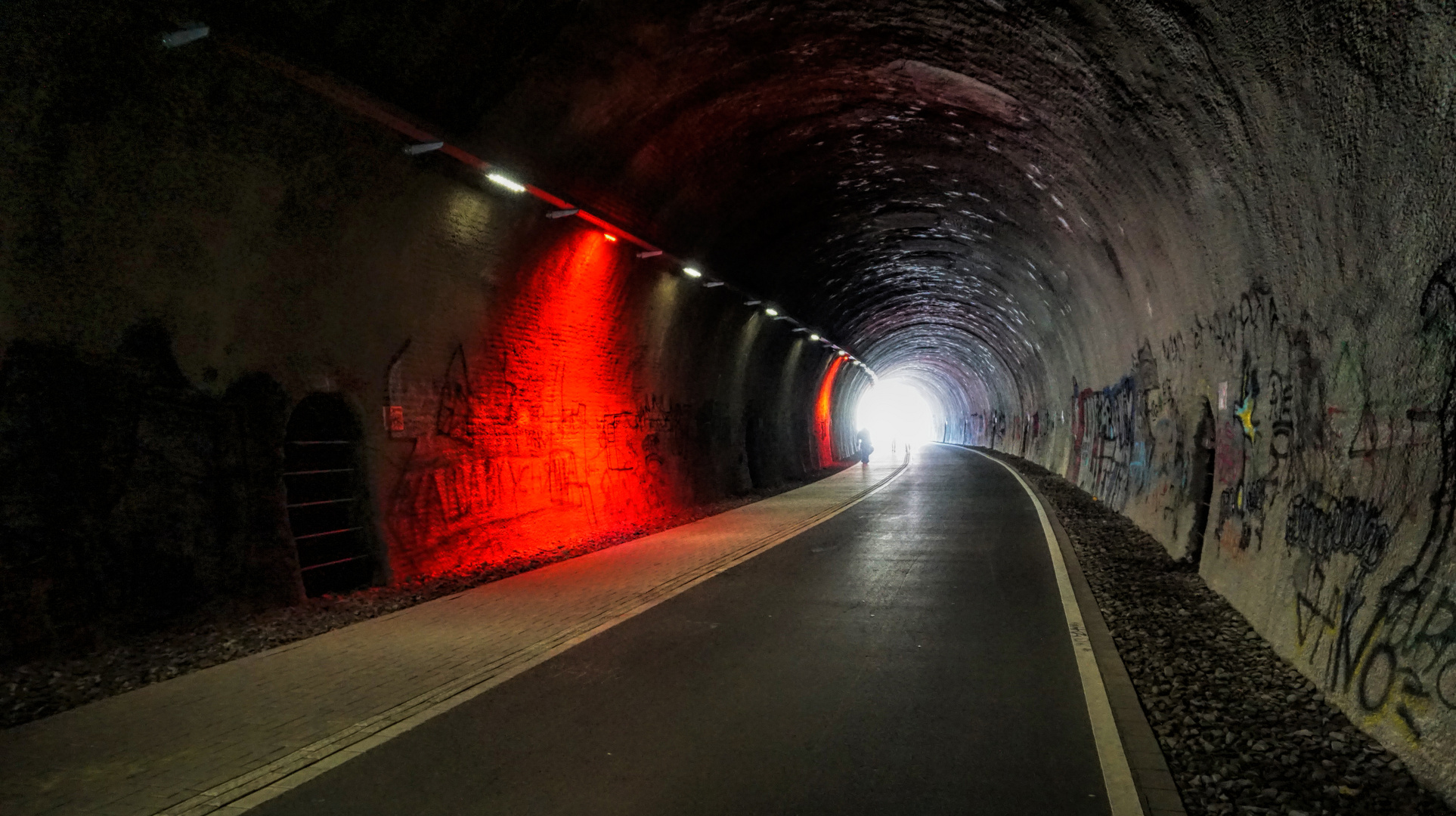  Tanztunnel auf der Nordbahntrasse