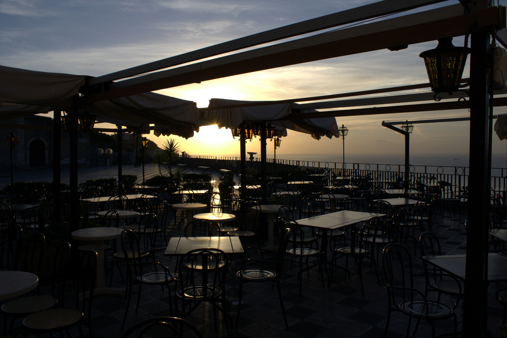 Taormina - Cafè bei Sonnenaufgang