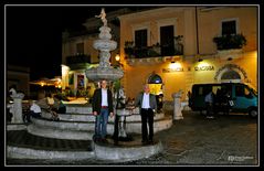 Taormina, Piazza mit Brunnen
