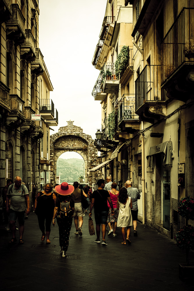 taormina street 08