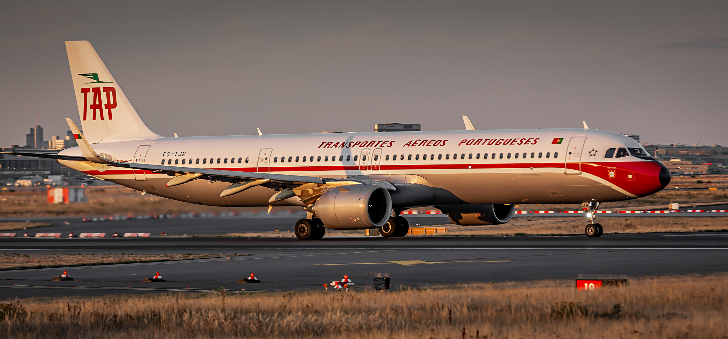 TAP Air Portugal (Retro Livery), Airbus A321