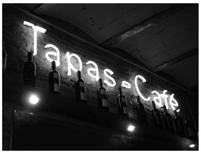 ] tapas bar [