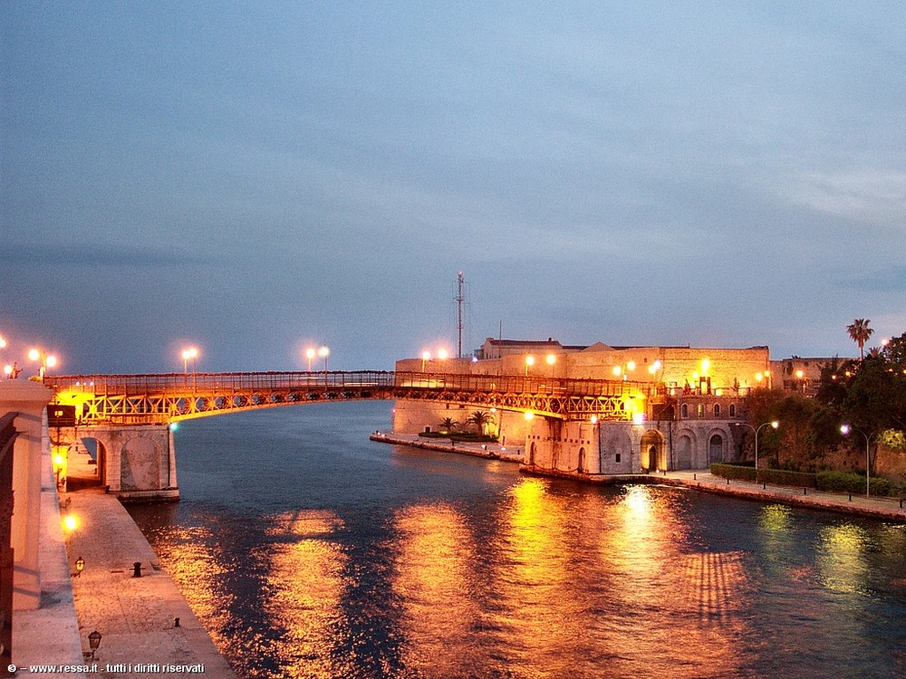 taranto al tramonto