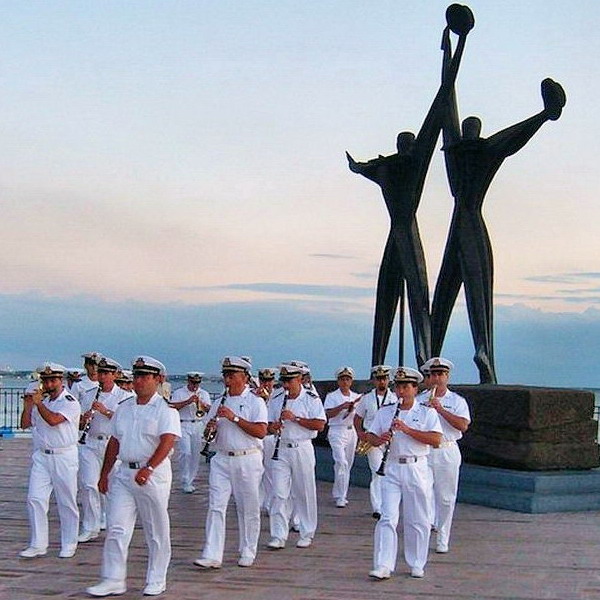 Taranto monumento ai marinai
