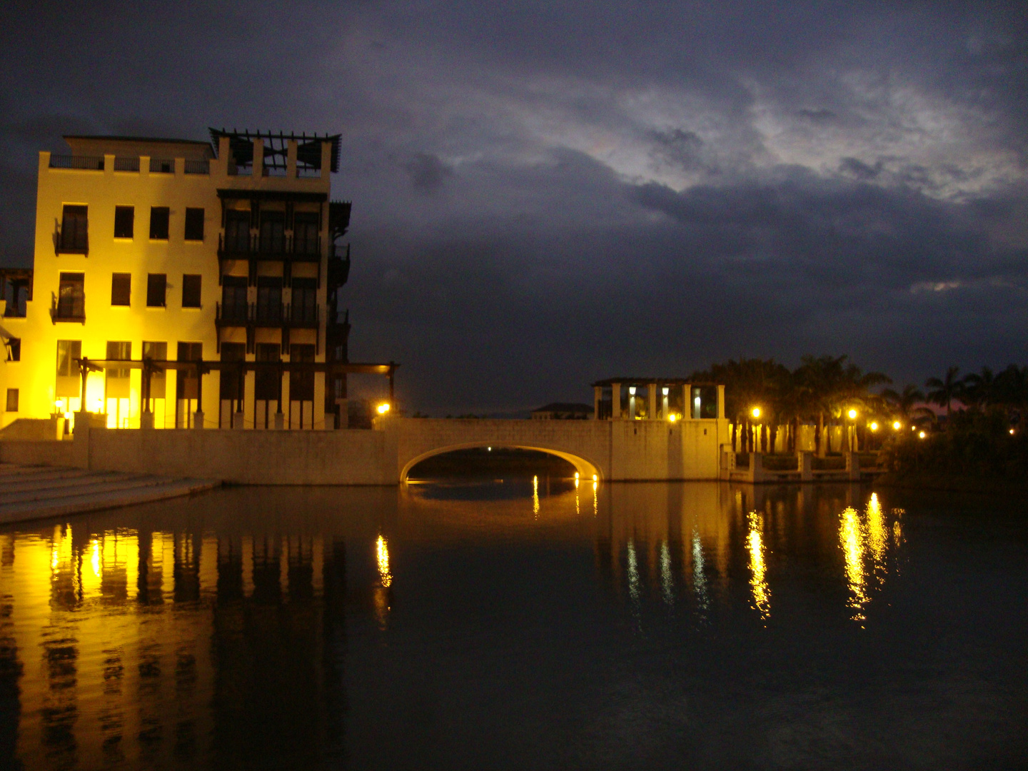 tarde en el lago