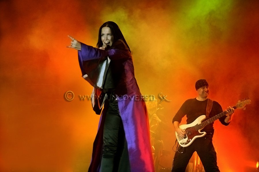 Tarja Turunen in concert