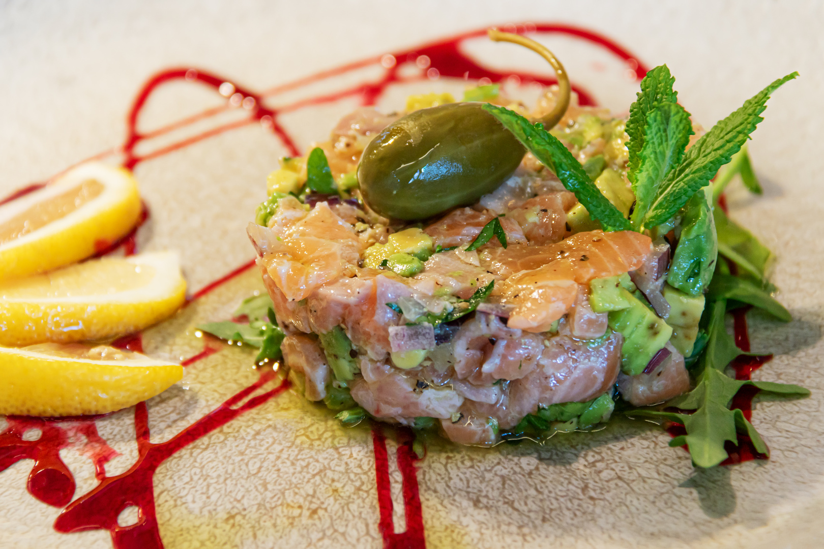 Tartar di Salmone con Avocado