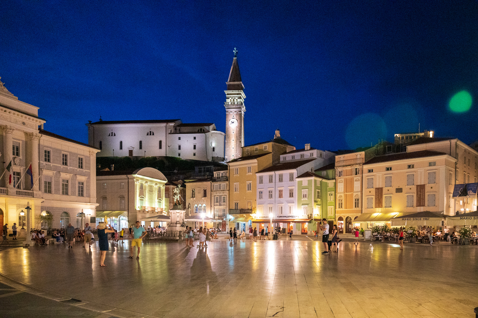 Tartini Platz in Piran am Abend