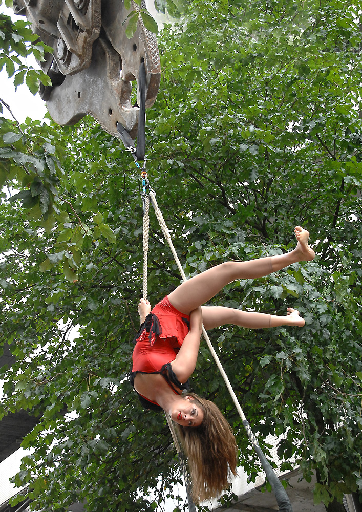 Tarzan,   Du sollst nicht mit dem Bagger spielen !