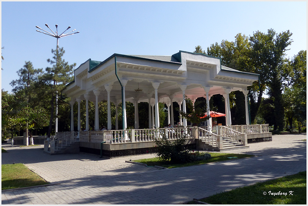 Taschkent - Musikpavillion in der Fußgängerzone in einer Parkanlage