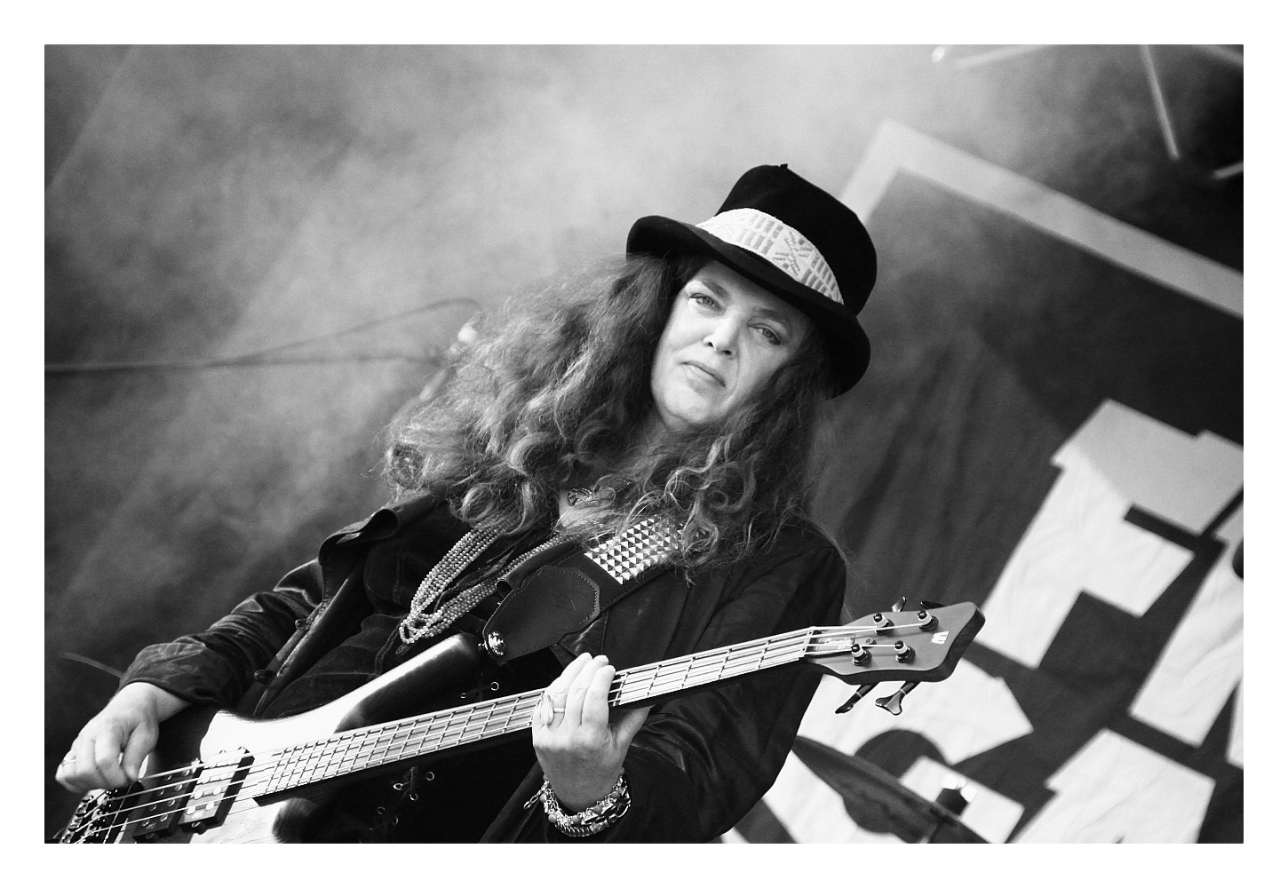 Tatjana Besson (1) Foto & Bild kunstfotografie & kultur, musik