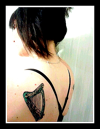 Tatouage Harpe-Papillon Dos