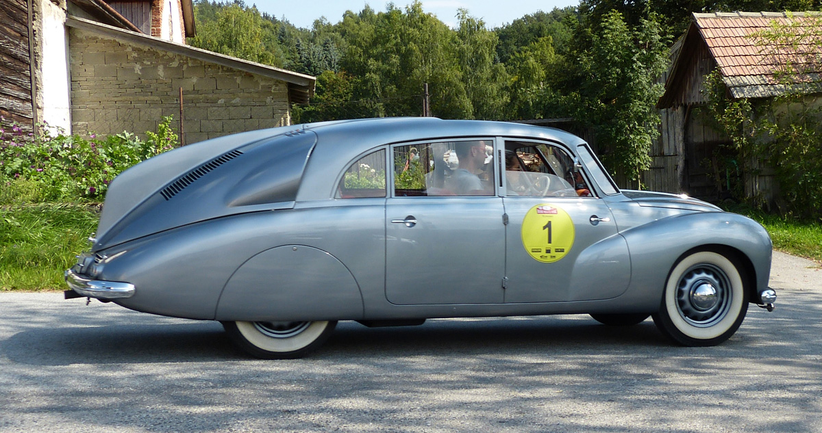 Tatra 87, 1948 .... er ist so alt wie ich, sieht aber besser aus! ;-)