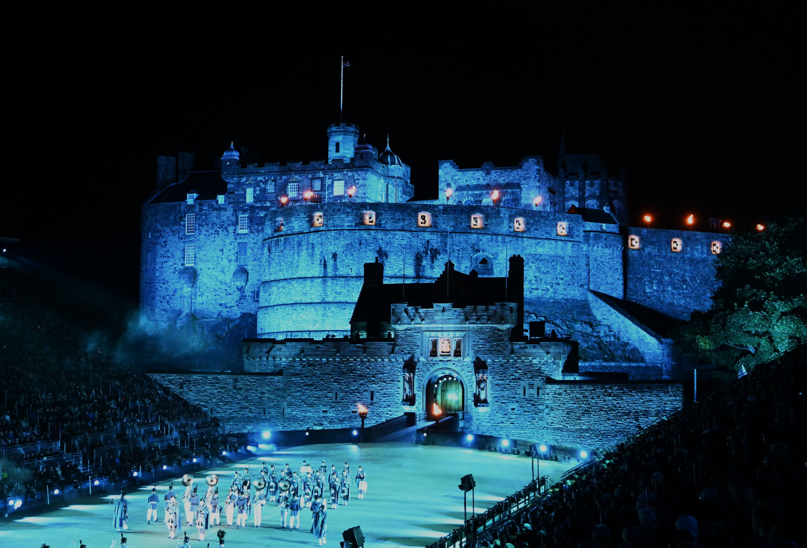 Tattoo 2024 Edinburgh - Castle in Blau