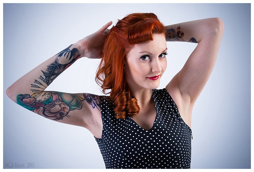 Tattoo-Show im Pinup Style...