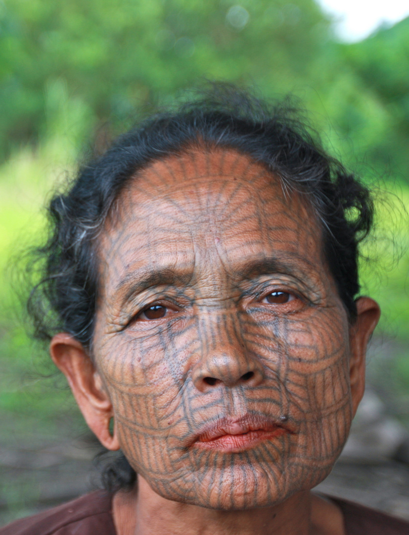 Tattoo Woman in Mrauk U-Myanmar 3