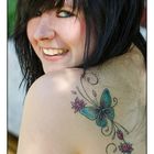 >Tattooed girl<