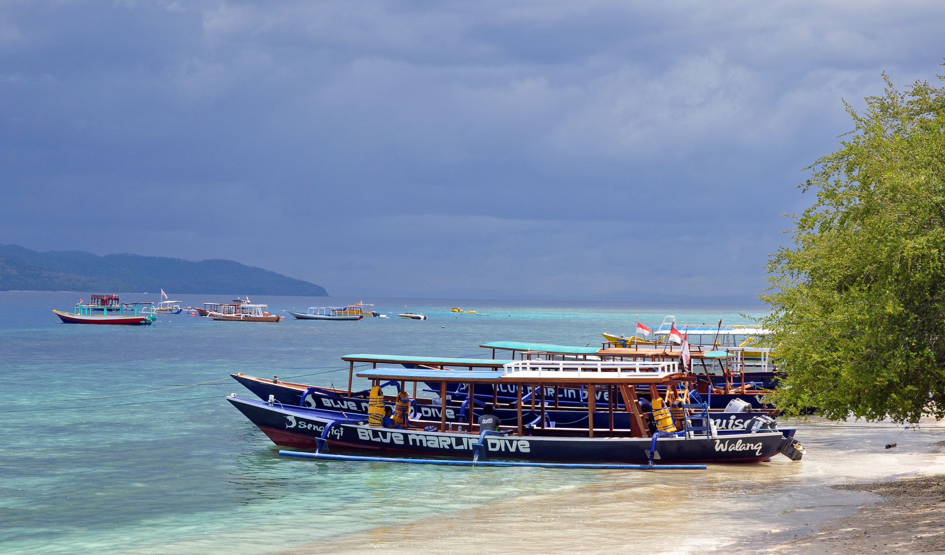 Tauchboote auf Gili Trawangan