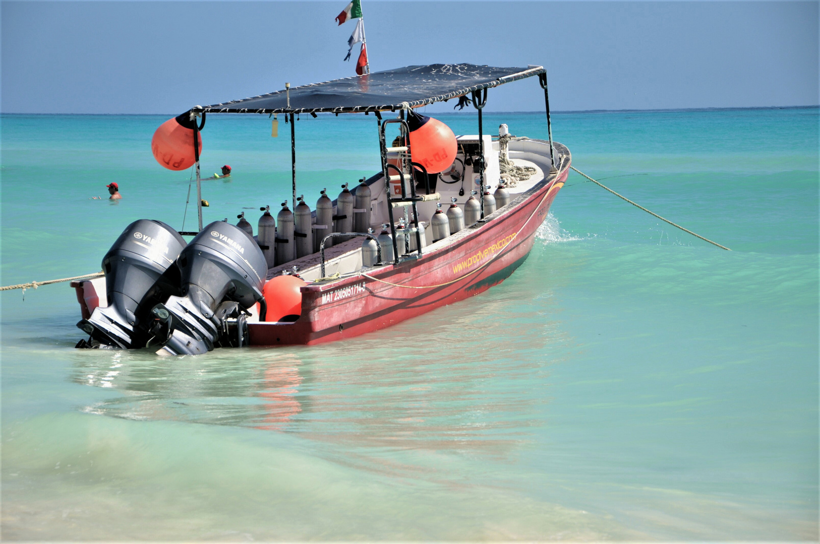 Taucherboot im Paradies