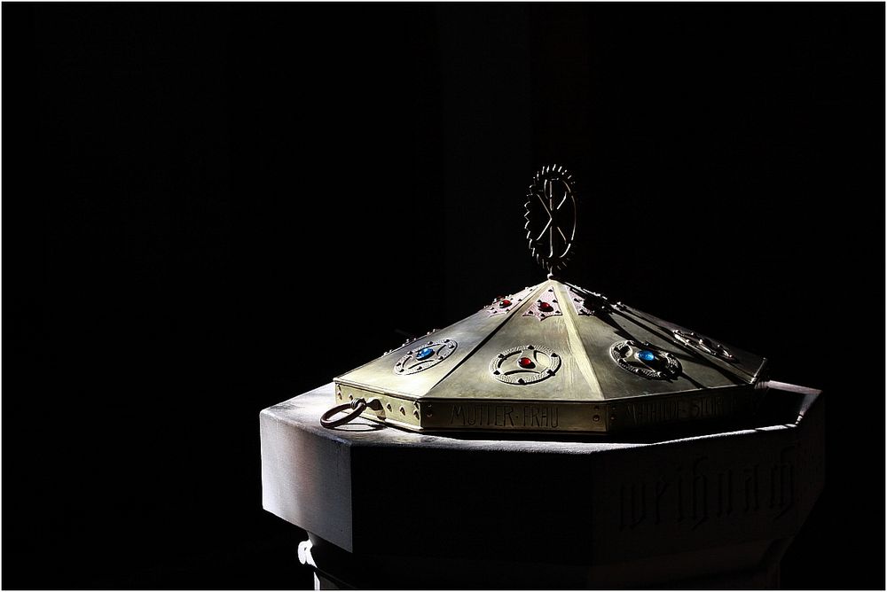 Taufbecken Foto & Bild architektur, sakralbauten, figuren&details