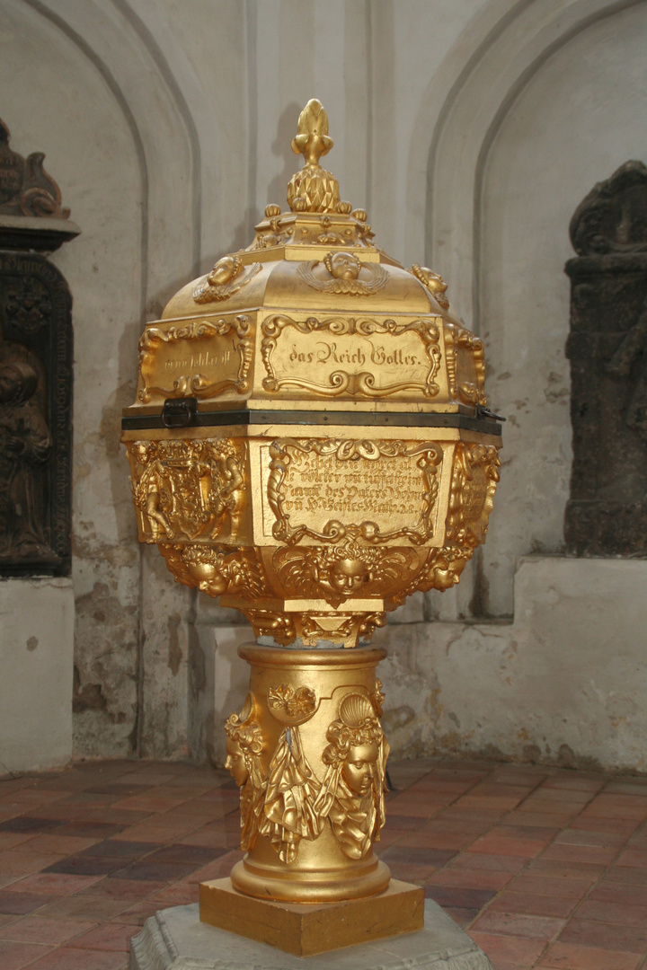 Taufbecken der Oberkirche St. Nikolai in Cottbus