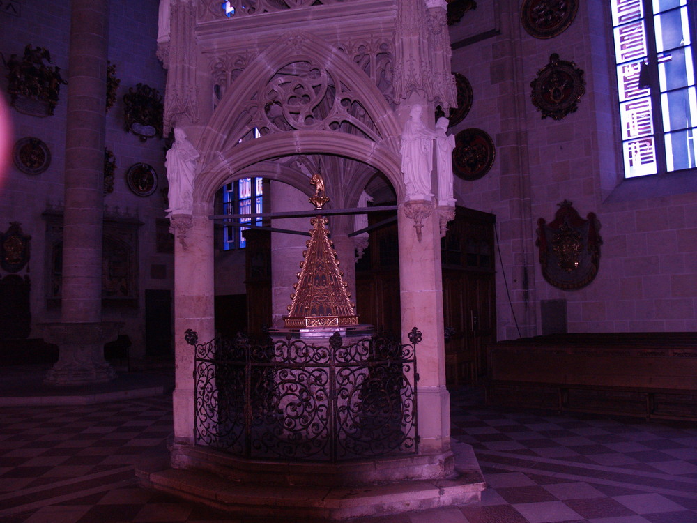 Taufbecken im Ulmer Münster