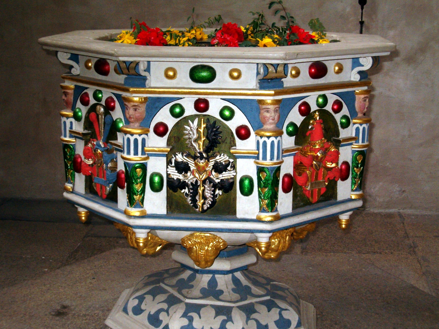 Taufbecken in Peterskirche