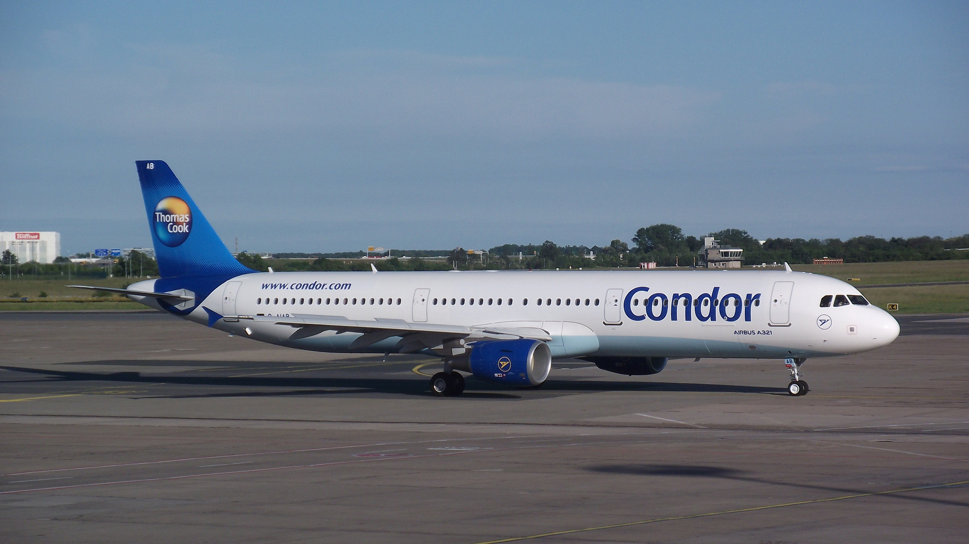 Taufe des neuen Condor Airbus A 321 "Voyager Android" in SXF