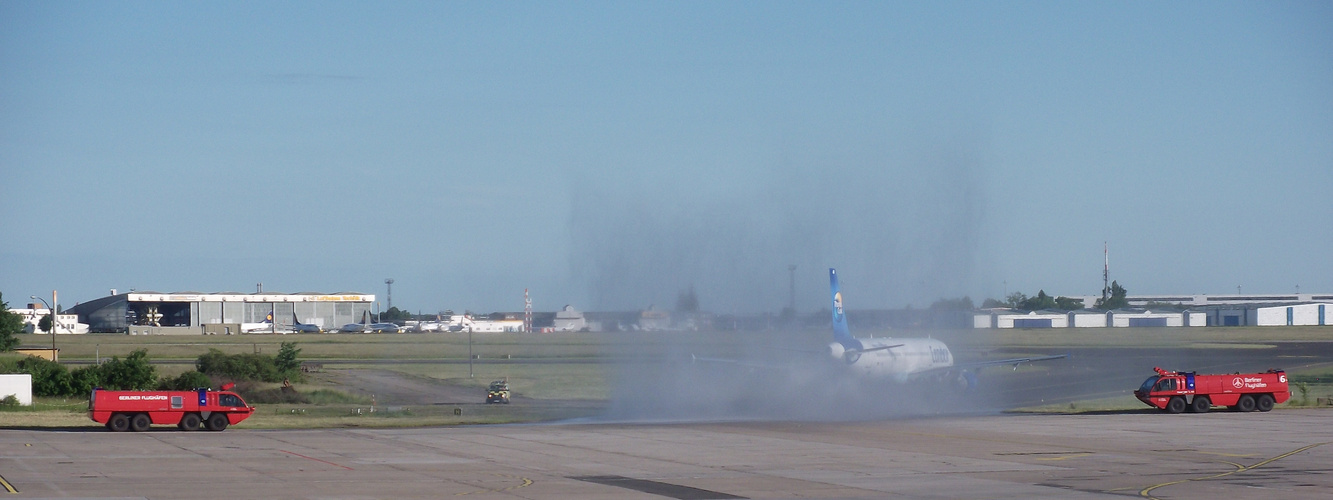 Taufe des neuen Condor Airbus A 321 "Voyager Android" in SXF