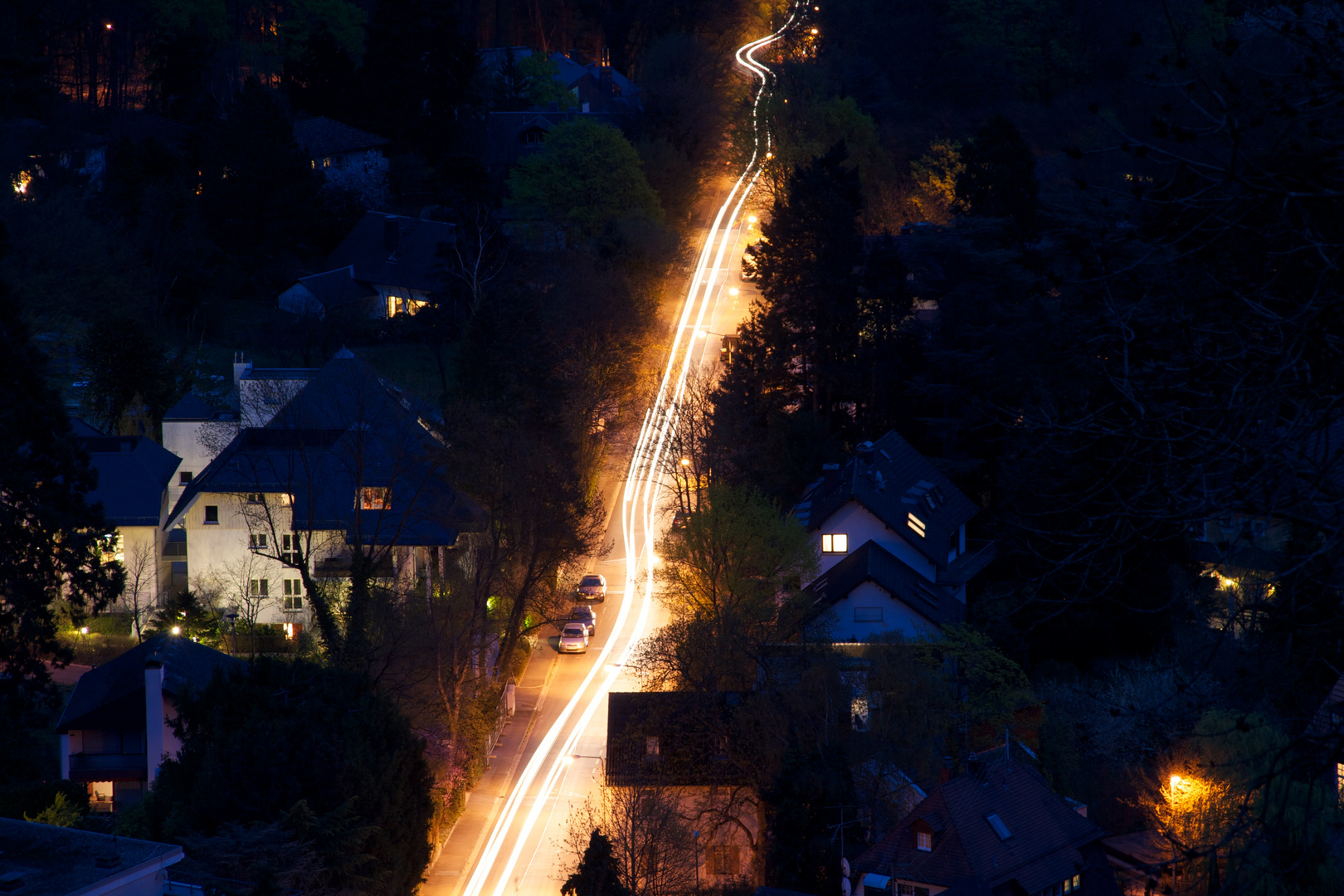 Taunusstraße bei Nacht